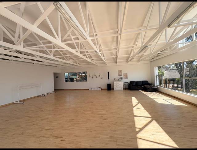 139M² OFFICE TO LET IN KYALAMI